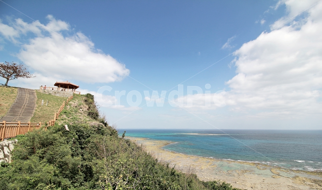 일본,오키나와,치넨미사키,공원,바다,해양,구름,하늘,바닷가,sea,cloudy,sky,blue,beach,풍경,landmark,landscape,자연,풍경,nature,landscape,해외,외국,세계,foreign,oversea,world,세계자연풍경,해외자연풍경,외국자연풍경,world nature landscape,promontory,곶,outdoors,옥외,building,건물