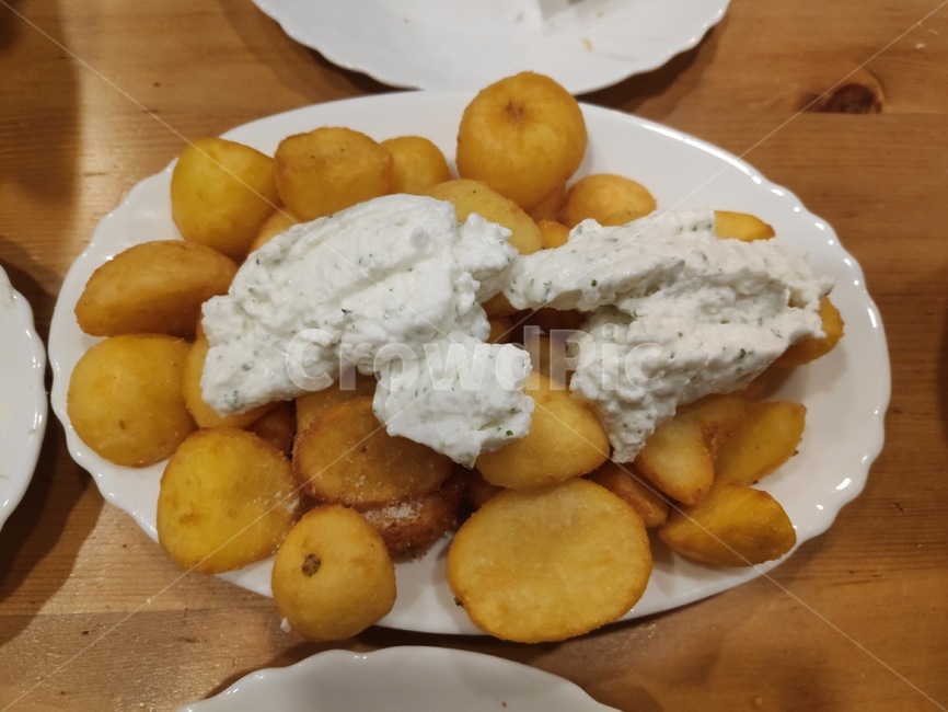 감자,튀김,마요네즈,알리올리,스페인음식,fried,mayonnaise,alioli,spanishfood,알감자,음식,food,타파스