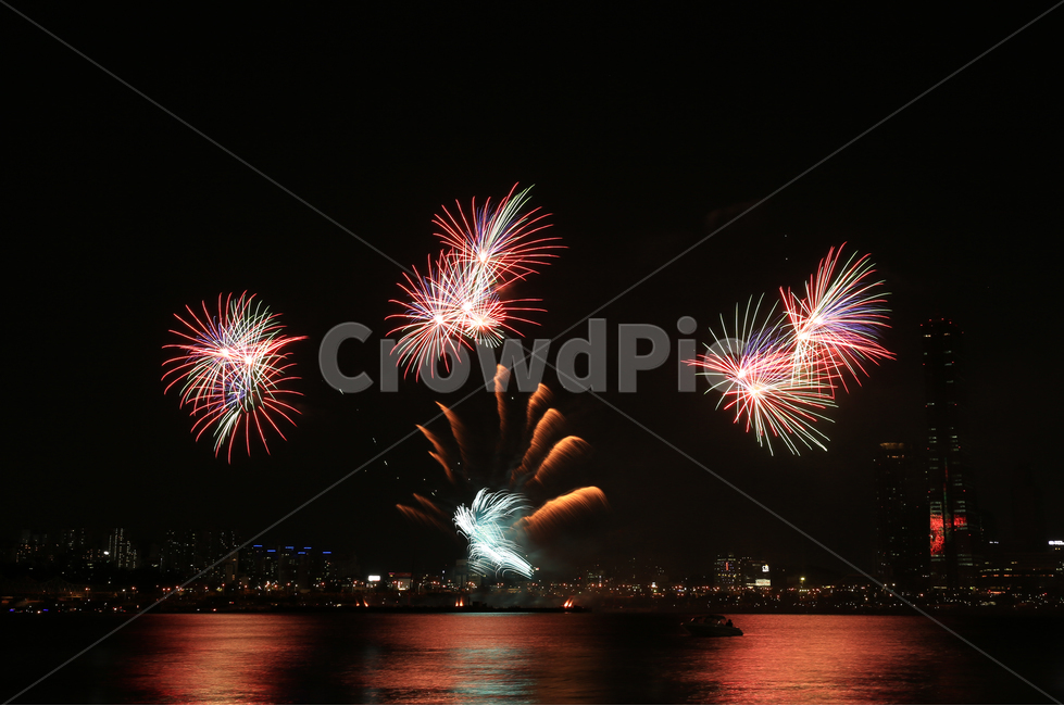 불꽃놀이,불꽃축제,여의도불꽃축제,세계불꽃축제,붉은나무,붉은하늘,야경,밤,풍경,nightscape,night,landscape,축제,행사,festival,carnival,event,nature,자연,outdoors,옥외