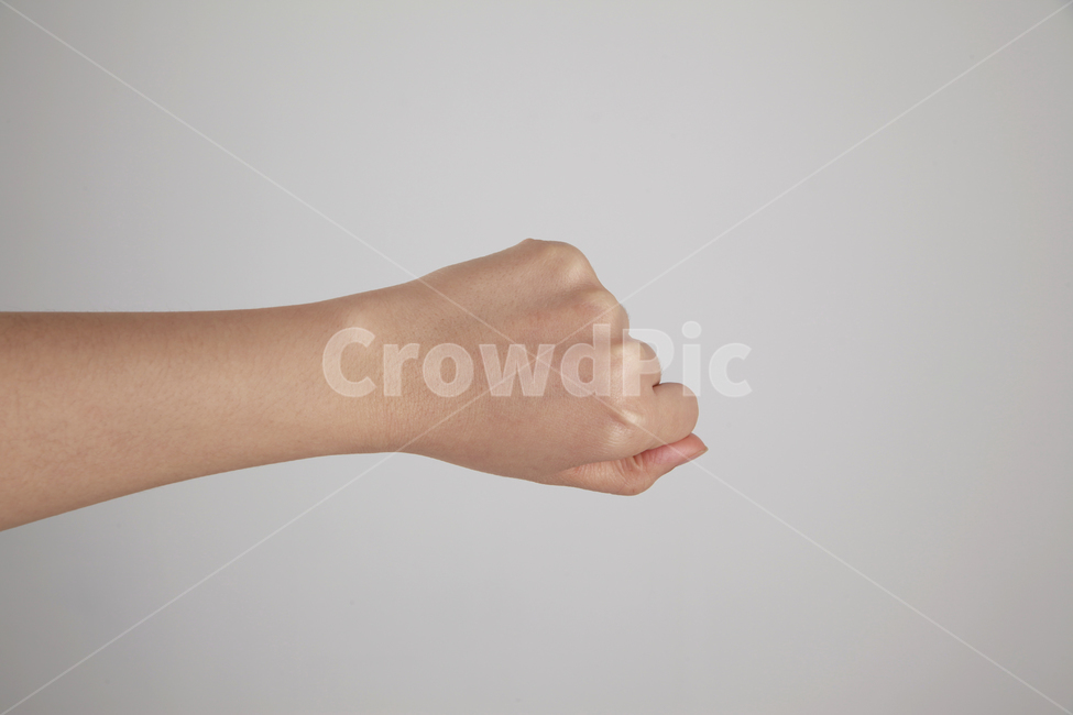 주먹,손,손모양,여자손,가위바위보,동양인,사람,인물,인간,몸,제스처,표시,손짓,표현,오락,놀이,컨셉,연출,게임,game,play,팔,팔목,피부,human,hand,sign,신체일부,몸,body,손,제스처,표시,손짓,표현,gesture,hand,sign,expression