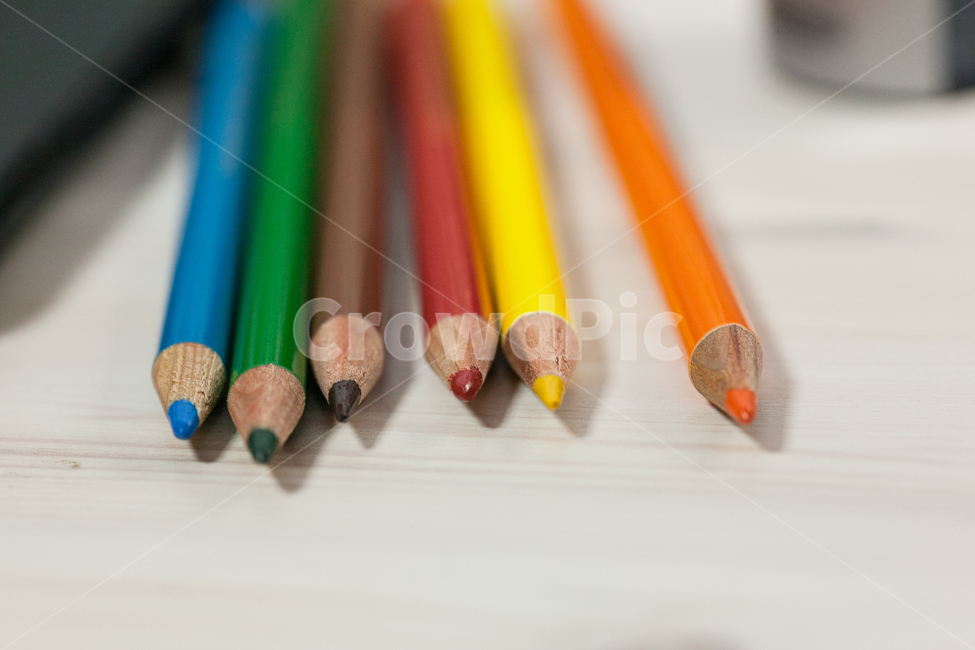 pencil,colorpencil,연필,색연필,필기구,필기도구,예술,art,사물,물건,오브젝트,thing,object,matter,학용품,문구류,사무용품,school supplies,stationery,office supplies