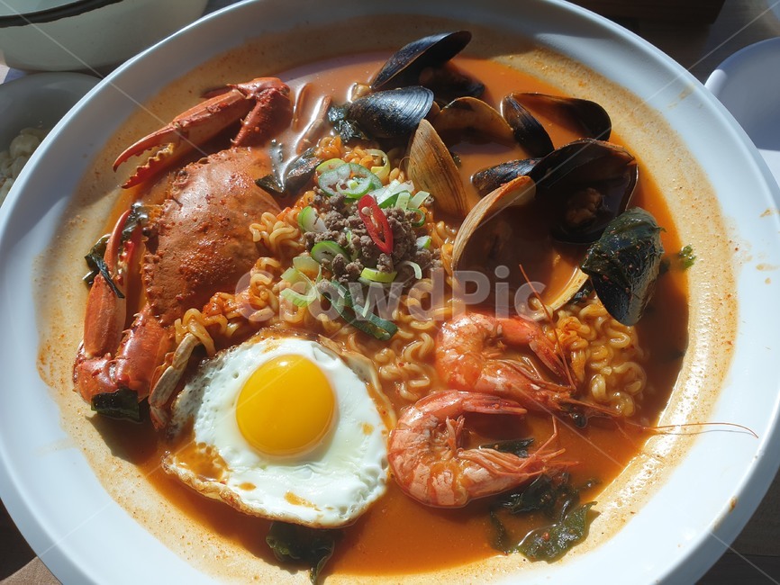 식사,요리,food,음식,라면,해물,해물라면,계란,꽃게,새우,국물요리