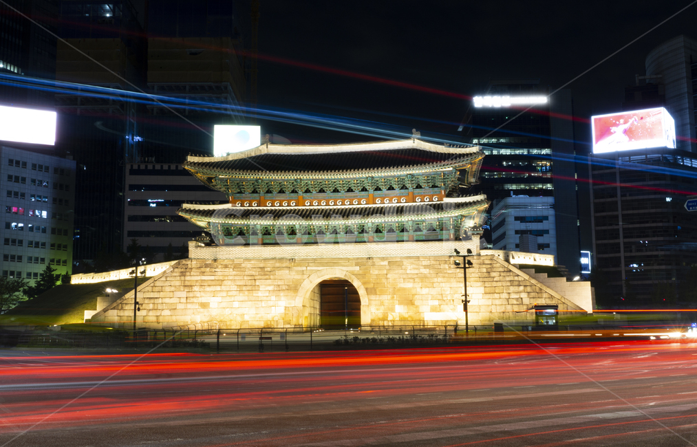 temple,숭례문,architecture,건축물,metropolis,중심지,town,city,시티,urban,어반,서울야경,야경,경치,밤,풍경,nightscape,nightview,건물,landscape,빛,light,서울,한국도시,도시,한국도시경관,빌딩,관광지,관광,building,옥외,outdoors,sightseeing,한국,아시아,asia,korea,pagoda,탑,궤적,야경,밤,풍경,nightscape,night,landscape,도시,city,한국도시풍경,한국도시경관,korea cityscape,랜드마크,landmark,tourist attraction,한국랜드마크,한국관광지,한국명소,korea landmark,korea tourist attraction