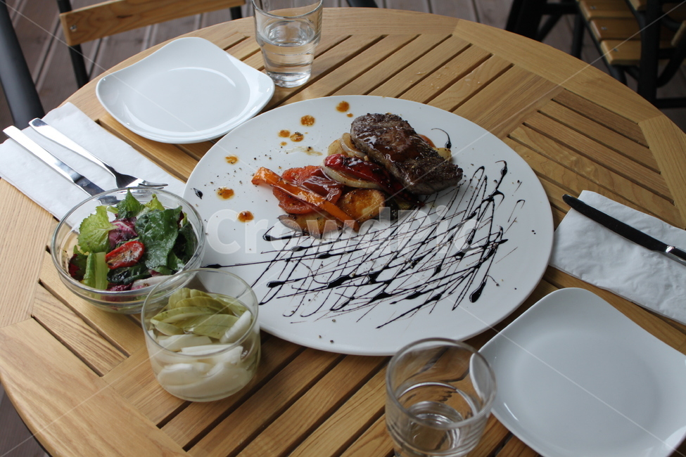 등심스테이크,스테이크,스태이크,등심,고기,레스토랑,음식,음식점,맛집,요리,샐러드,steak,beefsirloinsteak,restaurant,salad,음식,식재료,요리,food,cook,meal,dishes,food reserves,양식,서양음식,서양요리,western food,western dishes,western meal,western cook