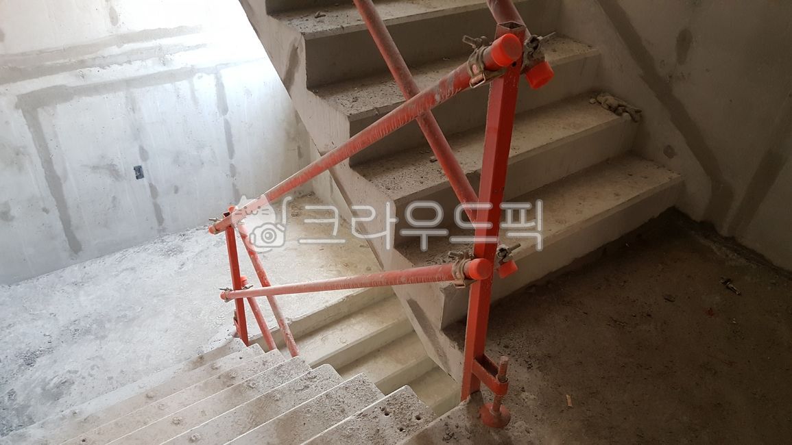 erection,struct,construction work,handrail,framing,safety facilities,housing,stairs,stair safety railing,construction site,store,house,building,reinforced concrete,safety railing,staircase,Handrail,apartment,architecture