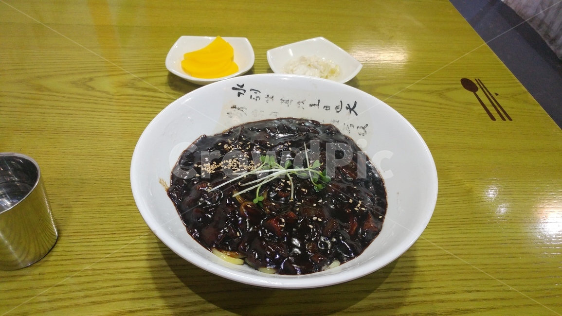 짜장면,중화요리,이사,단무지,배달음식,면,면요리,혼밥