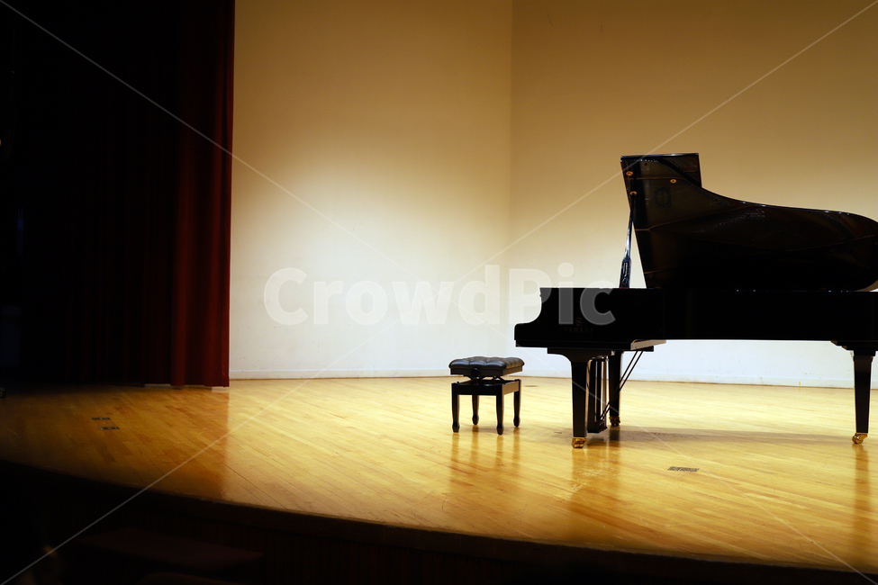 musicalinstrument,악기,grandpiano,piano,그랜드피아노,leisureactivities,레저활동,피아노,연주회,콘서트,피아니스트,청중,관객,무대,스테이지,조명,빛,커튼,악기,음향기기,musical instrument,musical equipment