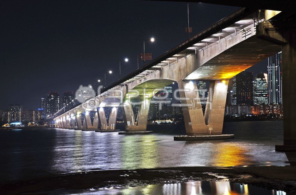 Han River Bridge,Wonhyo Bridge,reflection,Yeouido,Han River night view,Han River
