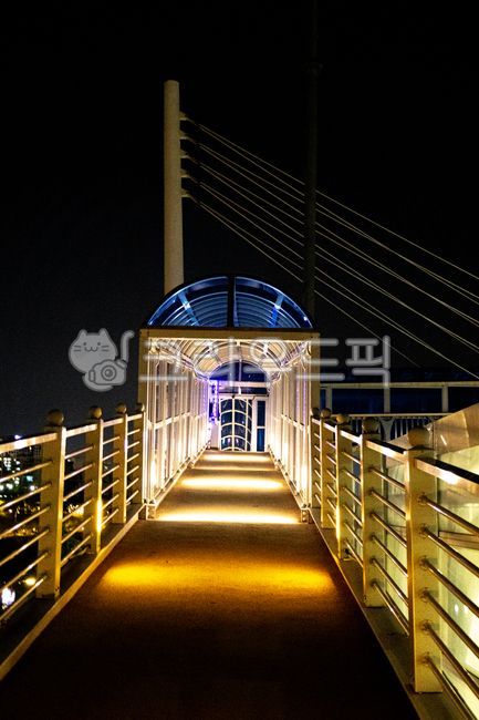 Night view,night view of the road,night view of Seoul,rush hour,way home