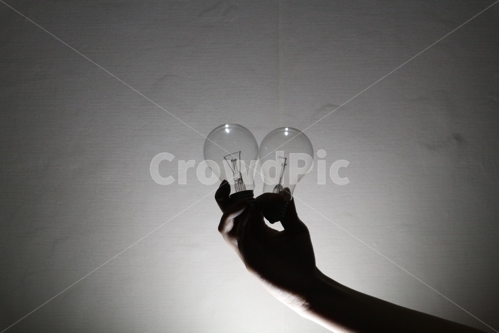 light,빛,사람,손,전구,그림자,대비,명암,hand,bulb