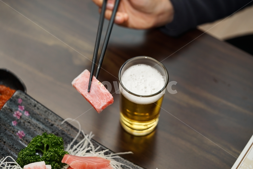 안주,참치,회,참치회,술안주,색감,식감,빨강,횟감,안줏거리,음식,생선,먹방,푸드,술자리,안주거리,모임,만남,레드,안주추천,소주안주,맥주안주,음식,식재료,요리,food,cook,meal,dishes,food reserves,수산물,해산물,fishery products,seafood,일식,일본음식,일본요리,Japanese food,Japanese dishes,Japanese meal,Japanese cook,술,주류,alcohol