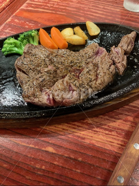음식,스테이크,steak,레스토랑,고기,소고기,식사,요리,육류,meal,meat,cook,당근,마늘,야채,japan,일본,음식,식재료,요리,food,cook,meal,dishes,food reserves,육류,고기,meat
