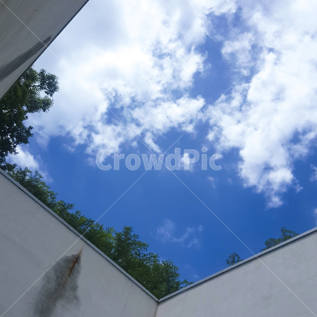 하늘,구름,건물,자연,건축,파랑,건물외관,sky,blue,cloud,building,nature,자연,풍경,nature,landscape,outdoors,옥외,azure sky,푸른 하늘