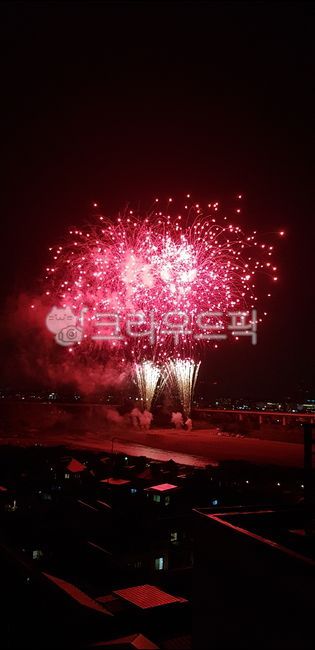 붗꽃,불꽃놀이,빨강,outdoors,옥외