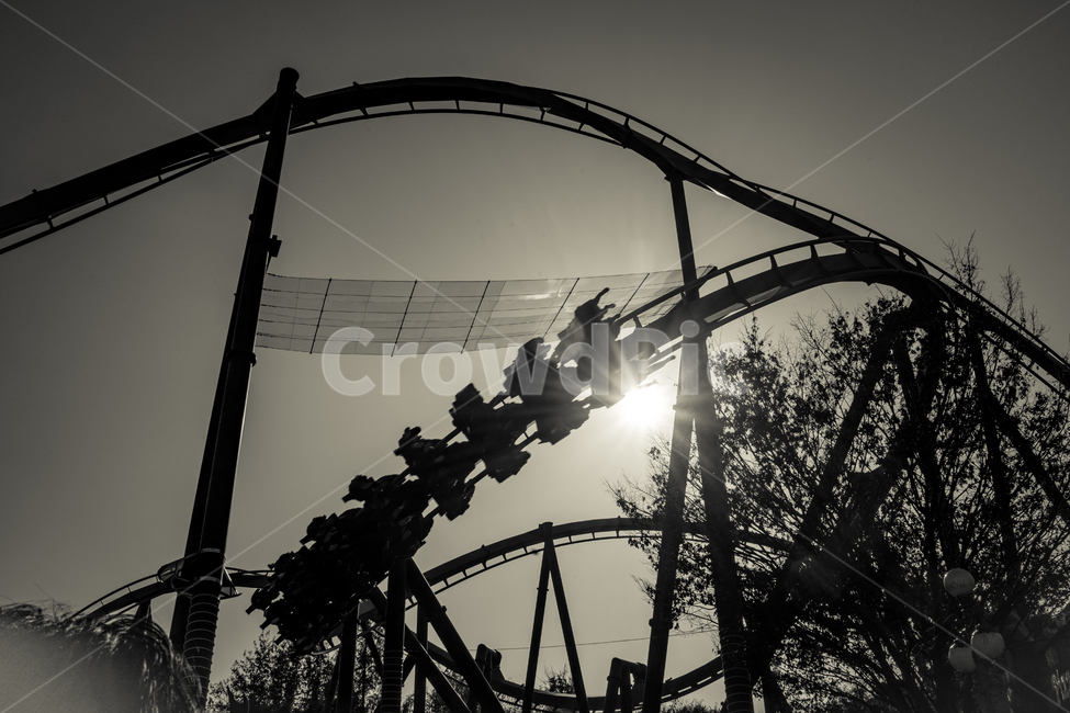 경주,경주월드,놀이공원,롤러코스터,레일,놀이,놀이기구,가을,놀이동산,경주놀이동산,역광,흑백,감성,고속,회전,위치에너지,운동에너지,놀이공원,놀이동산,놀이터,amusement park,playground,흑백,모노톤,monochrome,black and white