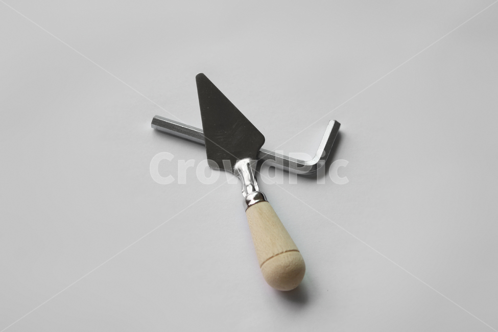 미술,미술용품,도구,나이프,용품,미술도구,예술,나무,우드,나무손잡이,스틸,금속,흰배경,작업도구,나사,금속막대,막대기,메탈