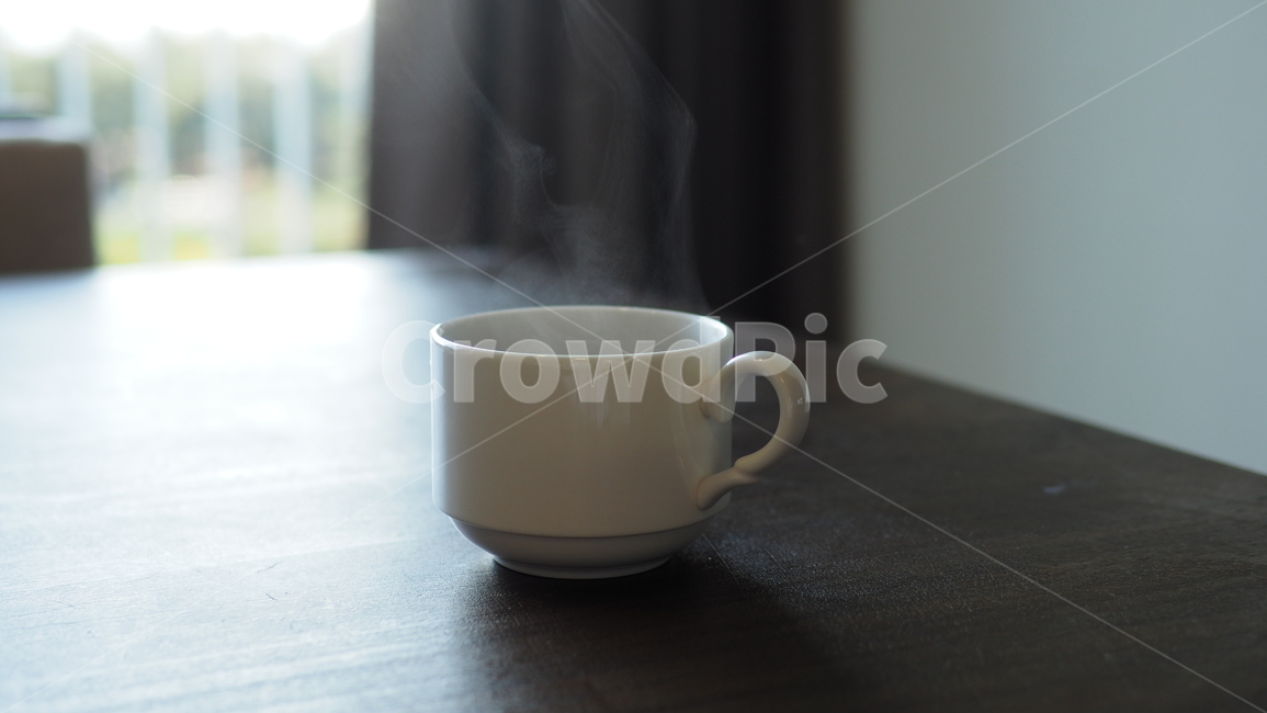 커피,따뜻한커피,모닝커피,하얀색잔,따뜻한차,커피,카페,coffee,cafe