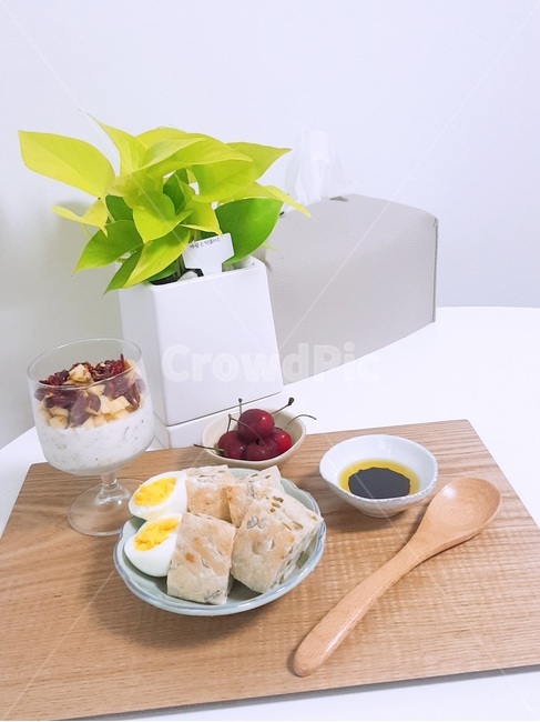 치아바타,계란,삶은계란,egg,올리브오일,발사믹,요거트,크랜베리,아침,yogert,cranberry,oliveoil,ciabatta,balsamic,breakfast,체리,cherry