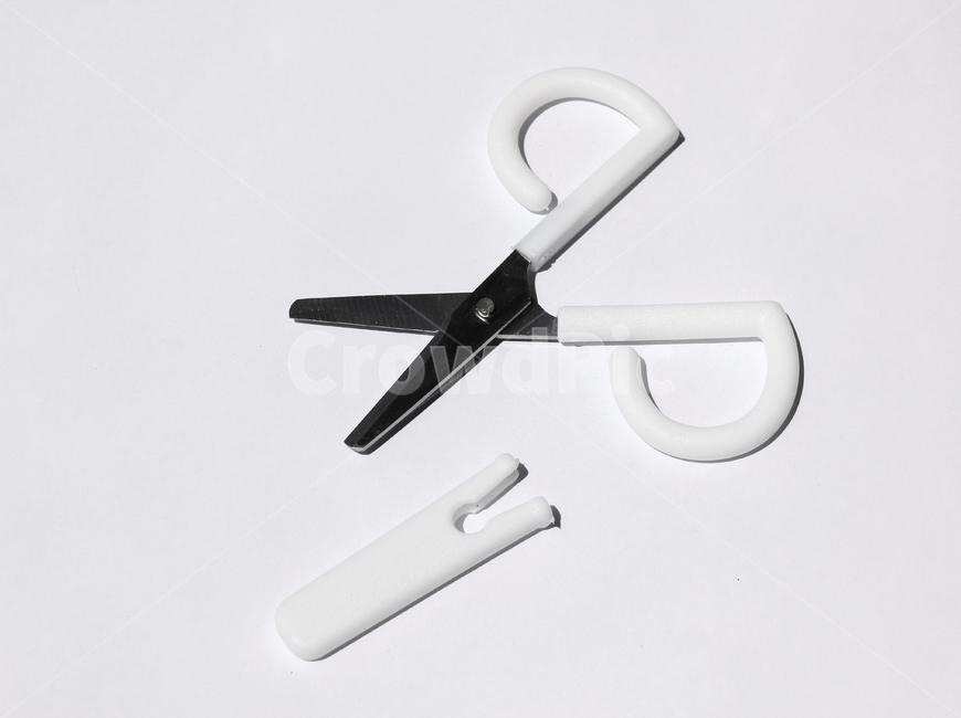 scissors,가위,도구,문구류,금속,문구,blade,clippers,closeup,cut,cutter,handle,metal,nobody,object,pair,sharp,silver,single,stainless,steel,tailor,tool,white,용품,물건,사물,흰색,화이트,하얀색,뚜껑,손잡이,사물,물건,오브젝트,thing,object,matter,누끼,remove background