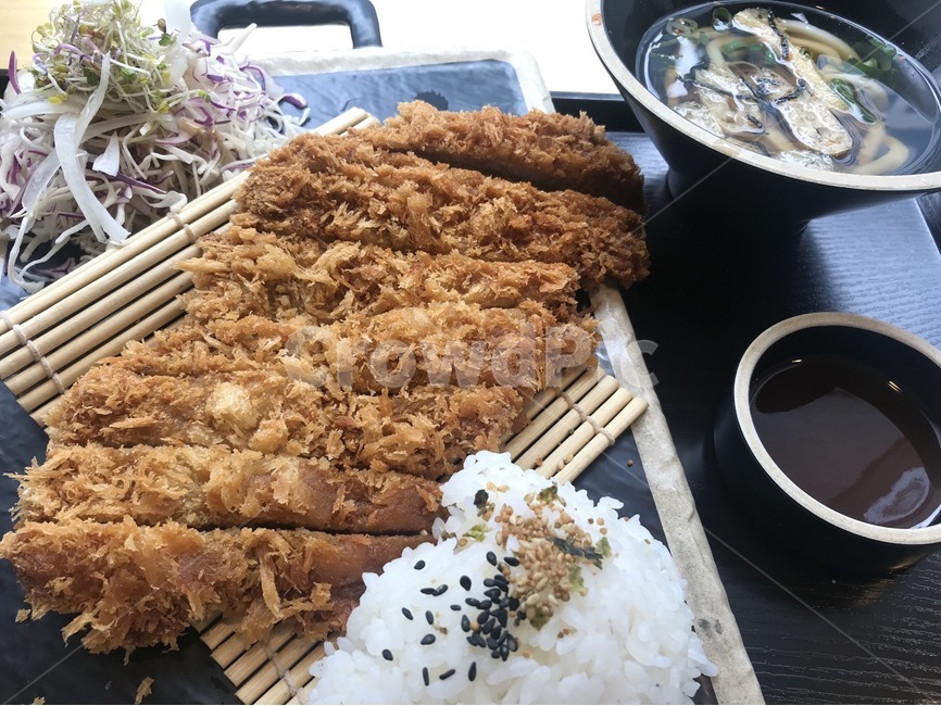 돈까스,일식,음식,점심메뉴,돈까스정식,돈가츠,돈까츠,돈카츠,일본음식,점심,식사,음식,식재료,요리,food,cook,meal,dishes,food reserves,양식,서양음식,서양요리,western food,western dishes,western meal,western cook