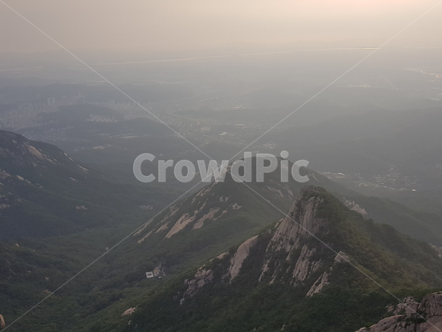 북한산정상,시내전경,북한산,등산,북한산전경,산,mountain,100대명산,국립공원,자연,자연경관,koreanaturelandscape,자연,풍경,nature,landscape,한국자연풍경,한국자연경관,korea nature landscape,outdoors,옥외,경치,mountain range,산맥
