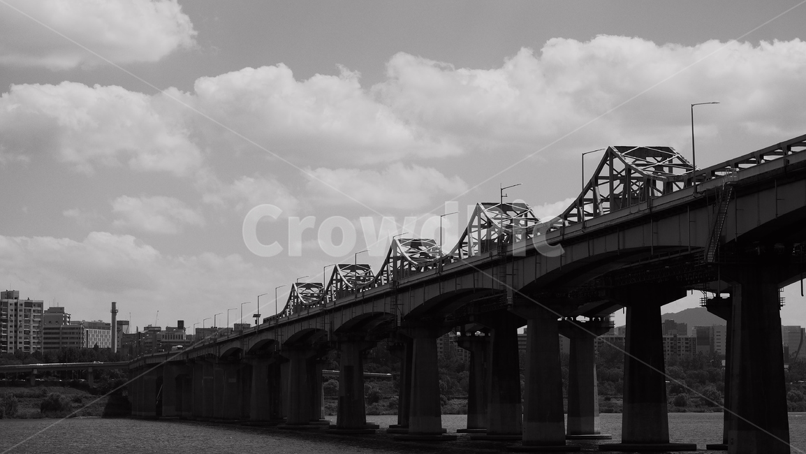 한강,다리,철교,경치,흑백,풍경,흑백,모노톤,monochrome,black and white,건축물,건물외관,exterior,building,structure,architecture,construction