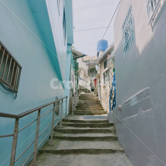 골목,색감,파란색,시골,계단,감성,골목길,alley,handrail,난간,banister,railing