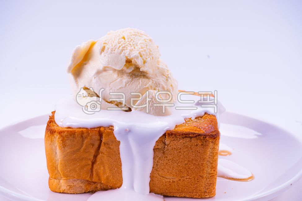 허니브레드,honeybread,아이스크림,허니브레드위에아이스크림,icedcream,honeybreadcream,아이스크림빵,디저트,카페,음식,food,크림,creme