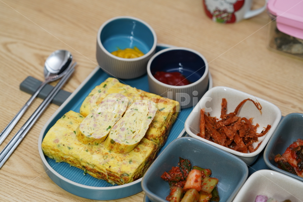 계란,계란말이,반찬,집밥,요리,정성,한식,음식,푸드,먹거리,그릇,색감,컬러,영양,food,egg,수저,젓가락,음식,식재료,요리,food,cook,meal,dishes,food reserves