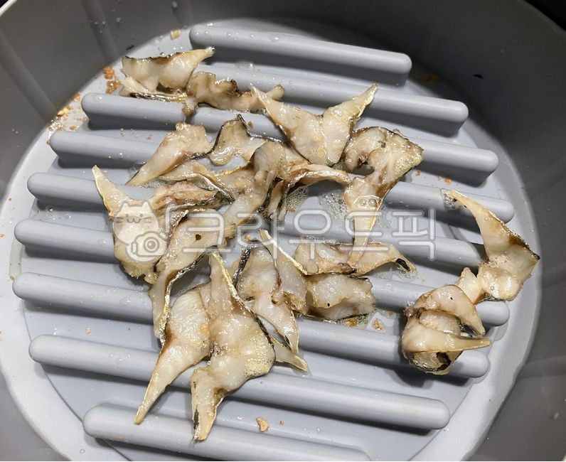 Air fryer recipes,savory,cook,silicone container,Grilled Fish,shad,food,meal,Grilled gizzard shad,Air fryer grilling,dish,Grilled shad,fish,ingredients,cooking,mukbang,delicacy,roast