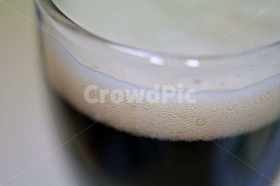 맥주,맥주거품,흑맥주,한잔,잔,유리잔,유리,거품,접사,매크로,술,주류,alcohol