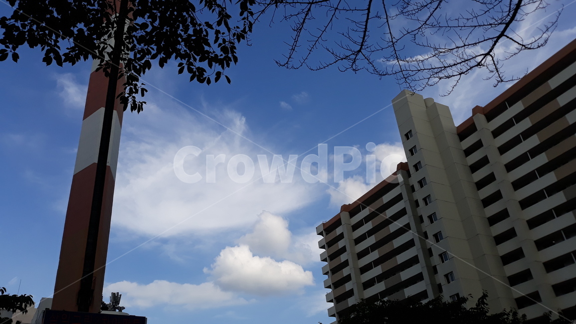아파트,하늘,구름,건물,굴뚝,building,sky,한국도시풍경,한국도시경관,korea cityscape,office building,사무실 건물