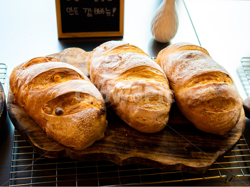 빵,깜빠뉴,음식,식당,호밀빵,식빵,음식,식재료,요리,food,cook,meal,dishes,food reserves,빵,bread,디저트,간식,후식,dessert,snack