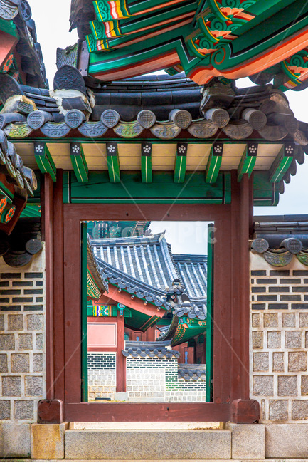 고궁,문화유산,창덕궁,기와,단청,처마,채색,담장,문화재,한국전통,한국문화,korean traditional,korean culture,랜드마크,landmark,tourist attraction,한국랜드마크,한국관광지,한국명소,korea landmark,korea tourist attraction,건축물,건물외관,exterior,building,structure,architecture,construction