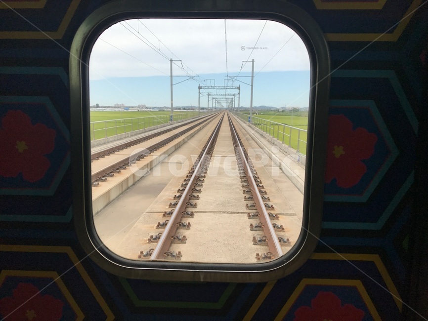 기차,기찻길,창문,window,창,railway,교통,교통수단,traffic,transportation