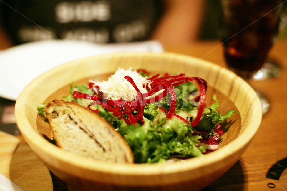 샐러드,에피타이저,채소,나무보울,식전음식,음식,식재료,요리,food,cook,meal,dishes,food reserves