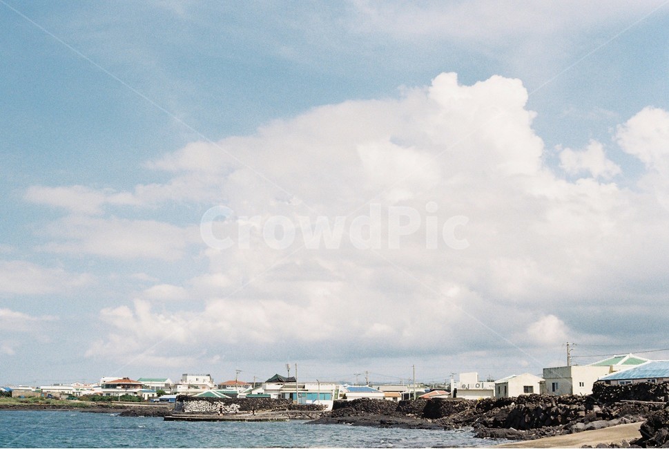 바닷가,해변,마을,바다,구름,하늘,어촌,제주도,jeju,jeju island,감성,sensible,feeling,water,물