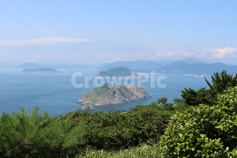 섬,바다,하늘,구름,나무,숲,tree,island,ocean,sea,sky,cloud,자연,자연,풍경,nature,landscape,land,땅,outdoors,옥외,대양,water,물,shoreline,해안선,coast,연안