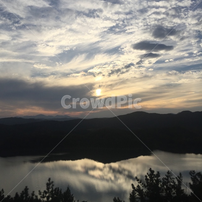 노을,하늘,강,진주,남강,진주남강,sunset,sky,river,자연,풍광,반사,구름,cloud,저녁,저녁노을,자연,풍경,nature,landscape,plant,식물,tree,나무,outdoors,옥외,fir,전나무