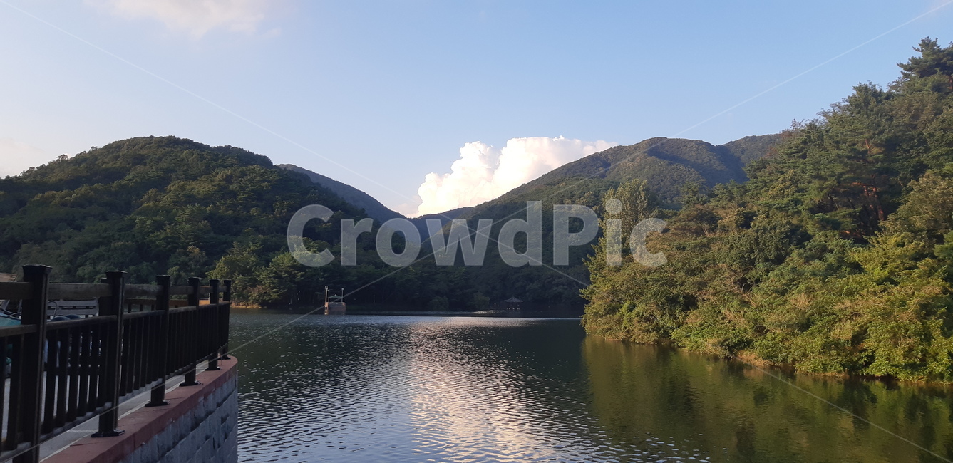 nature,자연,water,물,호수,저수지,outdoors,옥외,구름,sky,산,휴양지