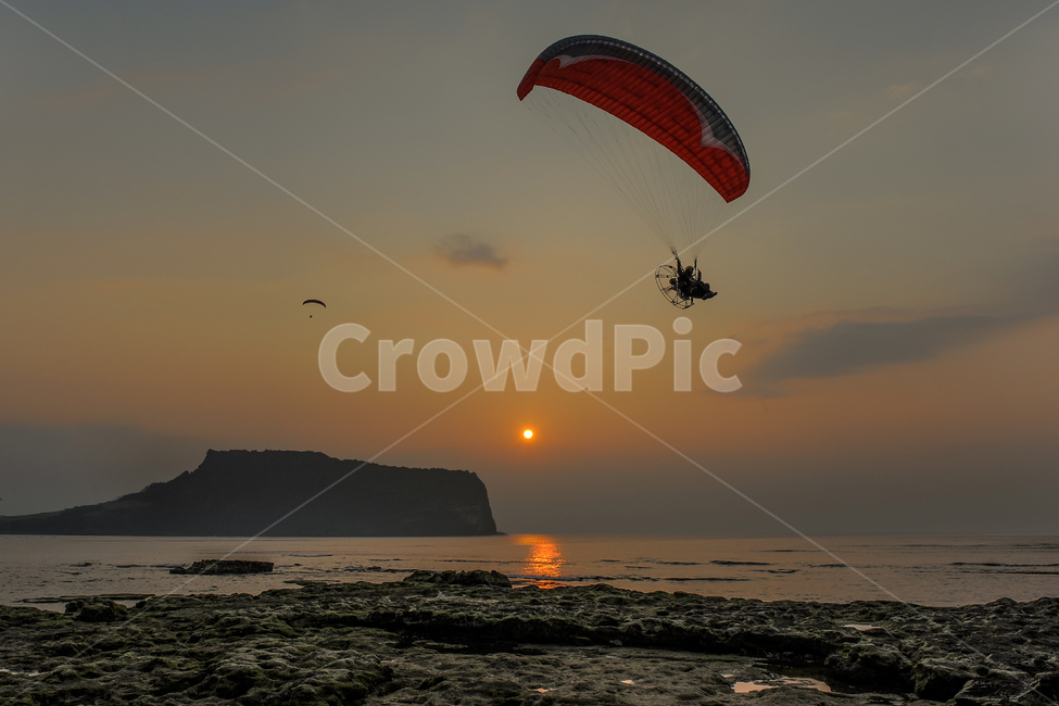 adventure,Seongsan Sunrise Peak,gliding,paragliding,jeju island,Sunrise,leisure activities