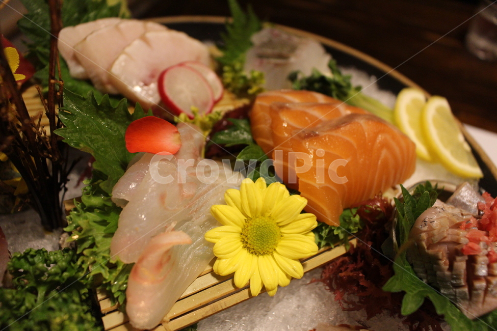 이자카야,연어,생선,모듬회,회,사시미,일식,음식,식재료,요리,food,cook,meal,dishes,food reserves,일식,일본음식,일본요리,Japanese food,Japanese dishes,Japanese meal,Japanese cook