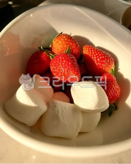 Strawberries,fruit,dessert,marshmallow,snack