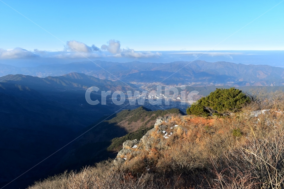 지리산,서북능선,노고단,풍경,비경,명산,국립공원,성삼재,묘봉치,만복대,고리봉,반야봉,천왕봉,정령치,세걸산,세동치,부운치,팔랑치,산행,등산,트레킹,National,Park,철쭉,파란,하늘,바래봉,사진,산그리메,산너울,명선봉,토끼봉,힐링,감성,전망,조망,아름다운,수려한,nature,lanscape,겨울,계절,winter,season,자연,풍경,nature,landscape,한국자연풍경,한국자연경관,korea nature landscape,outdoors,옥외,mountain,산