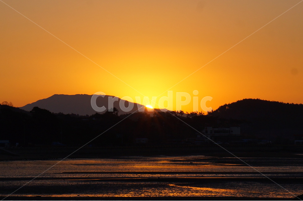 일출,바다,해,풍경,햇빛,자연,풍경,nature,landscape,flare,플레어,light,빛,sunlight,outdoors,옥외,sky,하늘,dusk,황혼,red sky,붉은 하늘,dawn,새벽,sunset,일몰
