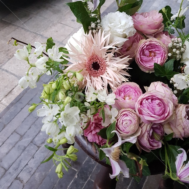 flowerarrangement,flowerbouquet,flower,flowerwreath,frenchstyle,florist,꽃,꽃꽂이,플라워리스,꽃장식,꽃리스,프렌치부케,프렌치스타일