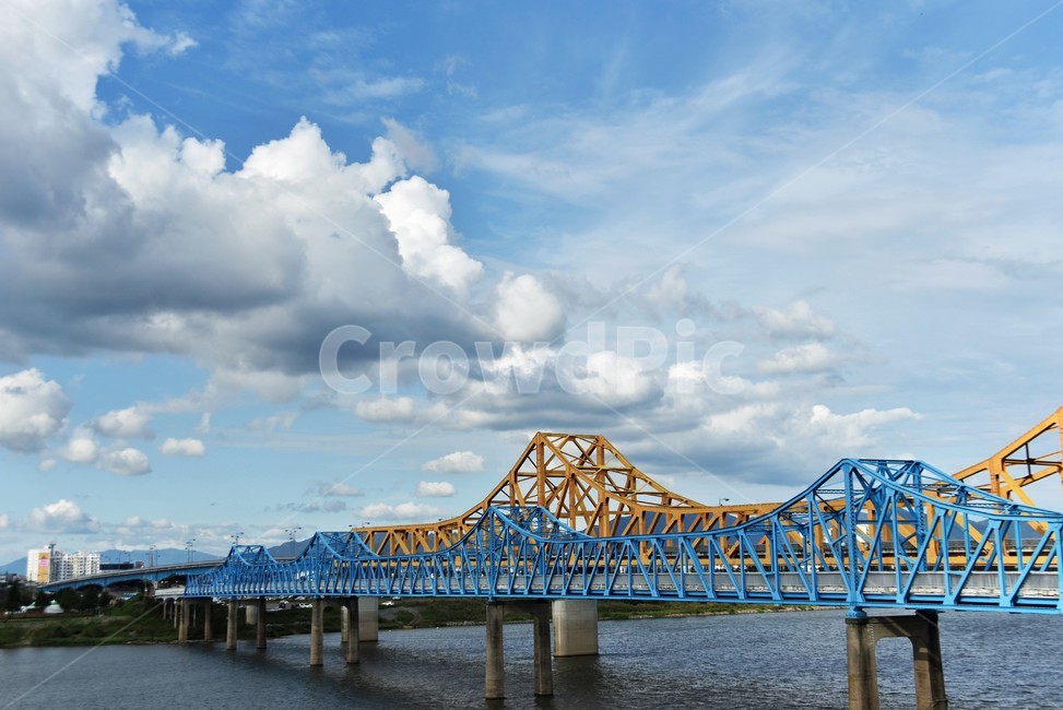 bridge,다리,철교,하늘,구름,강,건축물,건물외관,exterior,building,structure,architecture,construction