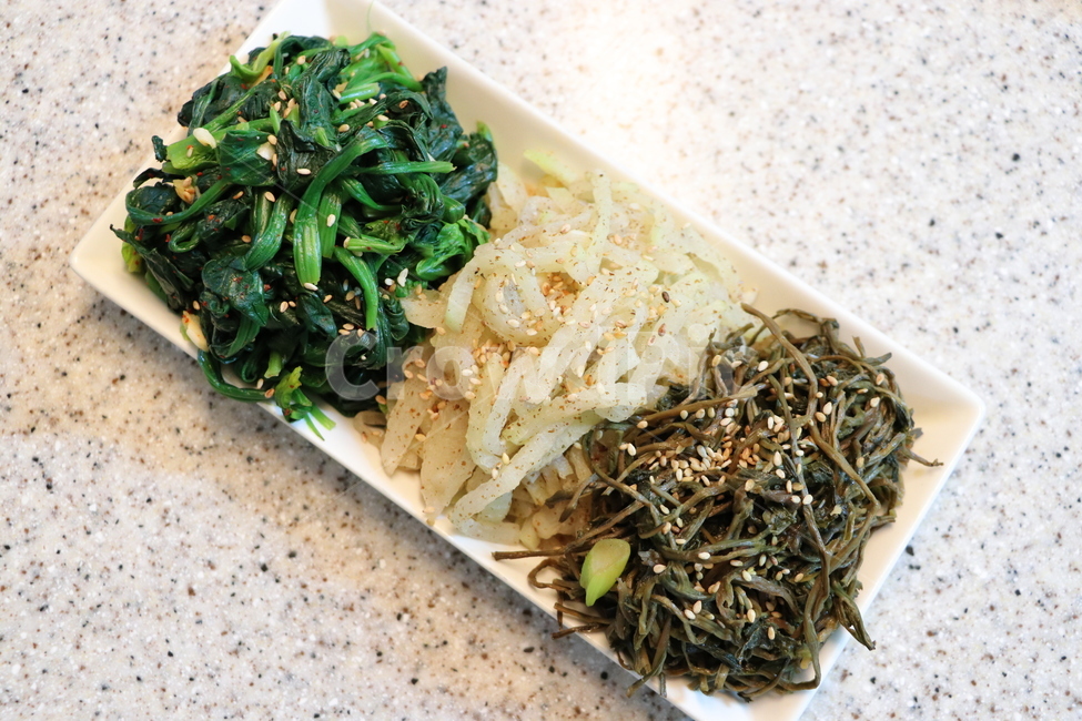 나물,반찬,시금치,나물반찬,정월대보름,식탁,음식,식재료,요리,food,cook,meal,dishes,food reserves,채소,야채,vegetables,한식,한국음식,한국요리,korean food,korean dishes,korean meal,korean cook