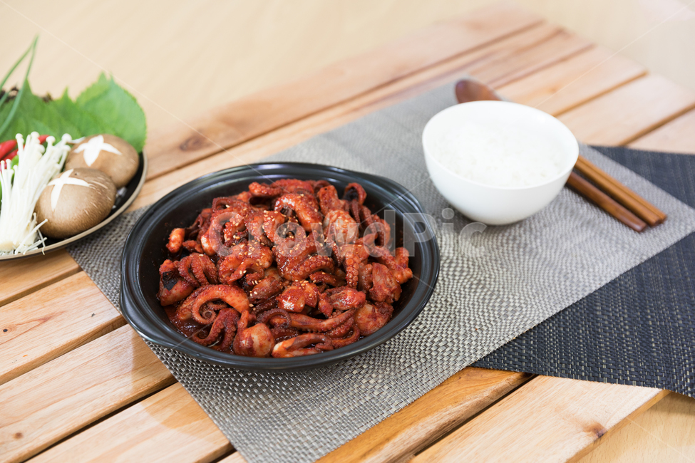 음식,쭈꾸미볶음,식사,안주,쭈꾸미,저녁식사,한식,korea,spicy,오징어볶음,식당,매콤,매운맛,red,맛집,고추장,고춧가루,식재료,요리,cook,reserves,수산물,해산물,fisheryproducts,seafood,한국음식,한국요리,food,dishes,korean,meal,koreancook,맛있다,먹다,맵다,소스,볶음,음식,식재료,요리,food,cook,meal,dishes,food reserves,한식,한국음식,한국요리,korean food,korean dishes,korean meal,korean cook