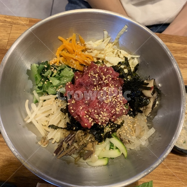 육회,육회비빔밥,비빔밥,채소,조화로움,음식,식재료,요리,food,cook,meal,dishes,food reserves